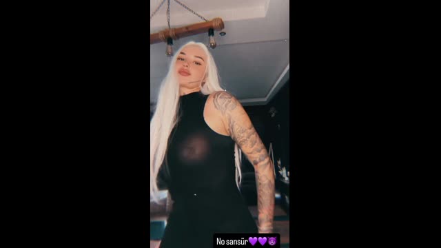Onlyfans Seffaf Elbisede Dövmeli Göğüs Gösteriyor — Hilal Celik Türk İfşa