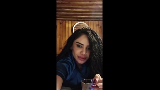 Mavi Bluzla Ayak Sovu Yapiyor · Naz Mila İfşa Videosu